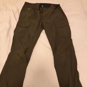 Kuhl 34W x 32L Brown Silencr Rogue Kargo Pants Tapered fit